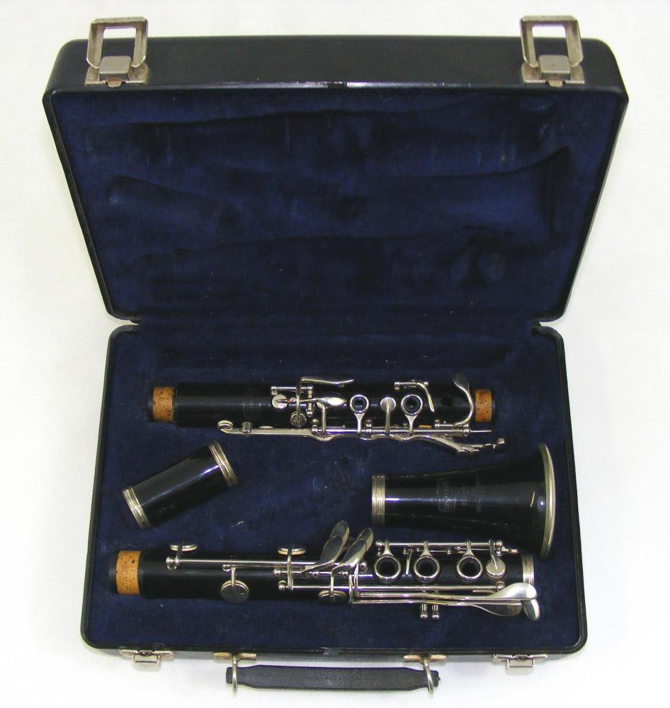 Bundy Bb Clarinet (Pre-owned)