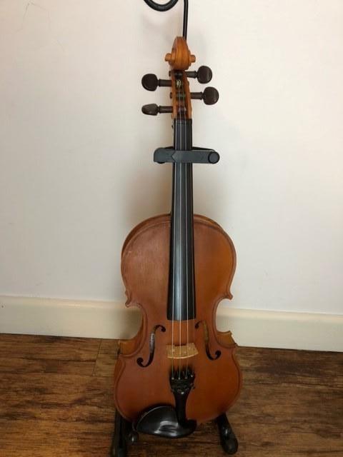 Handmade Violin 4/4 (pre-owned)