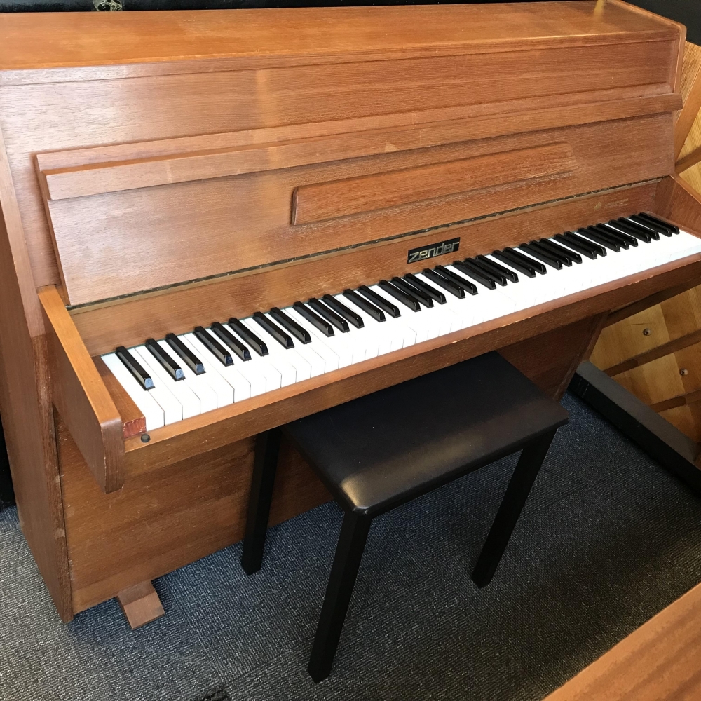 Zender Upright Piano (Pre-Owned)