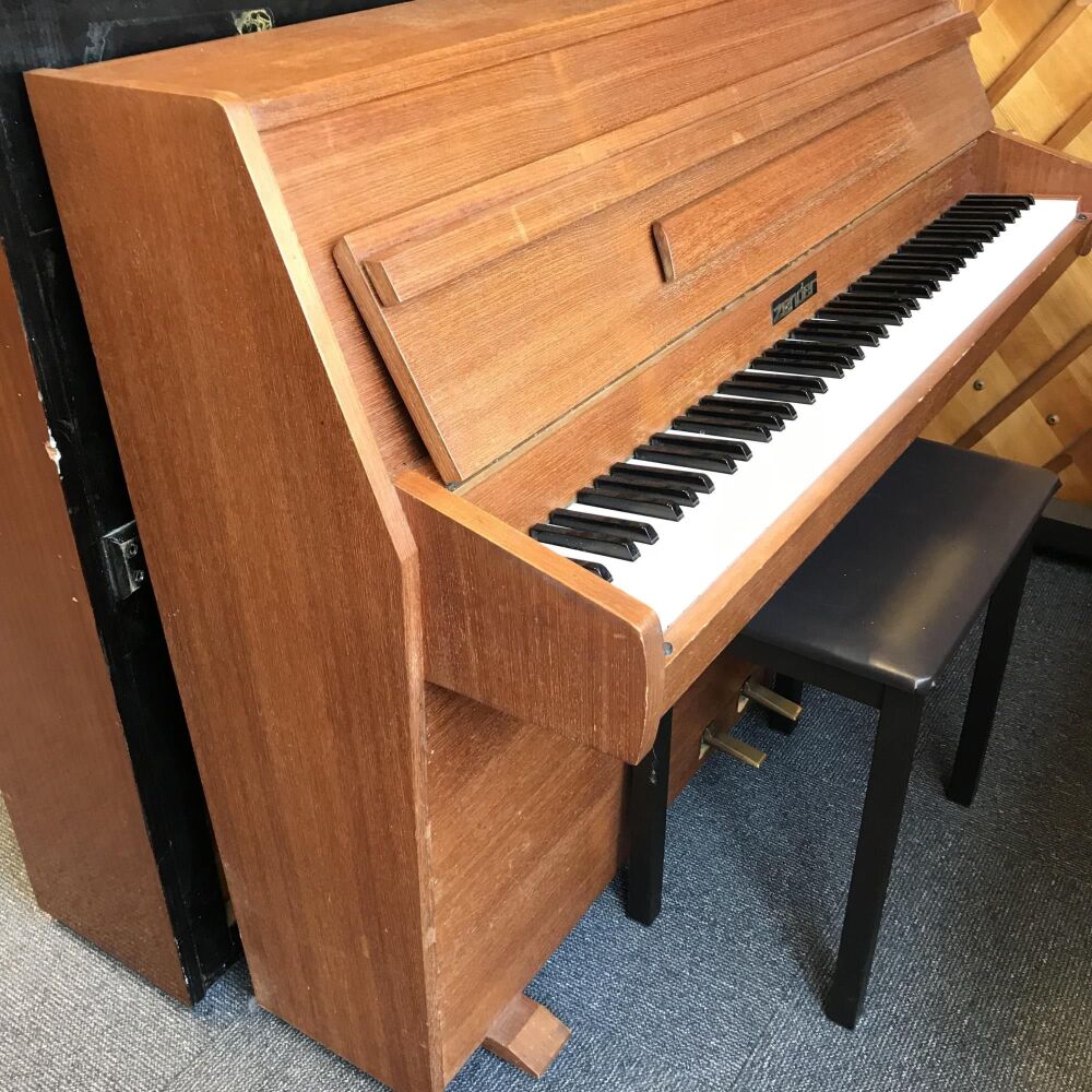 Zender Upright Piano (Pre-Owned)