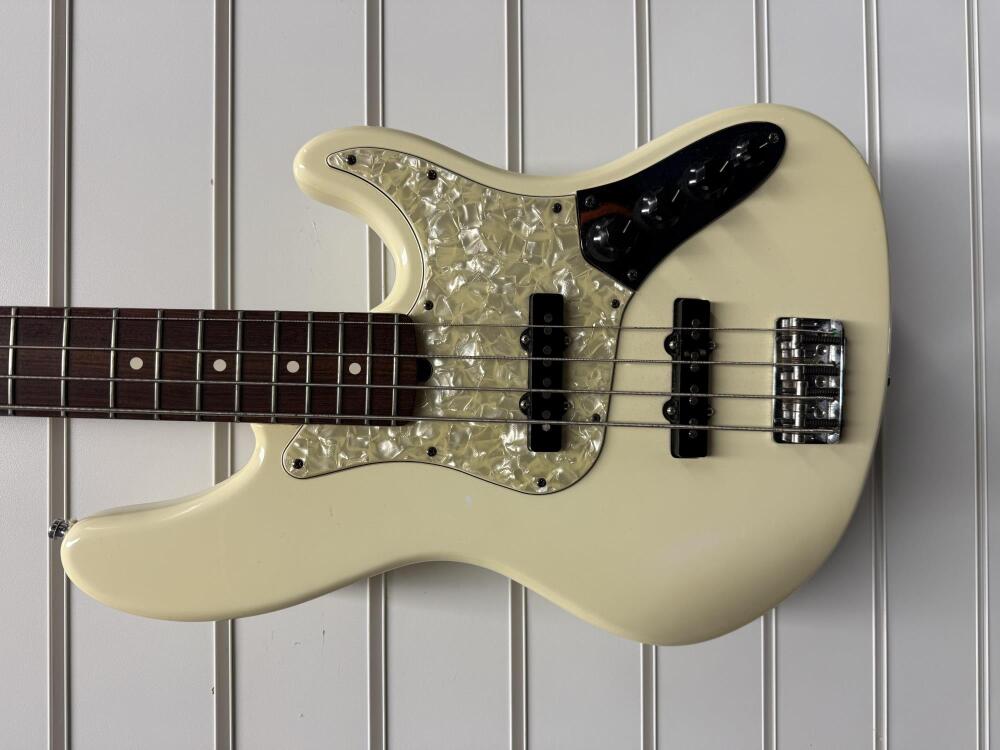 Fender USA Jazz Bass - Vintage Cream N564119