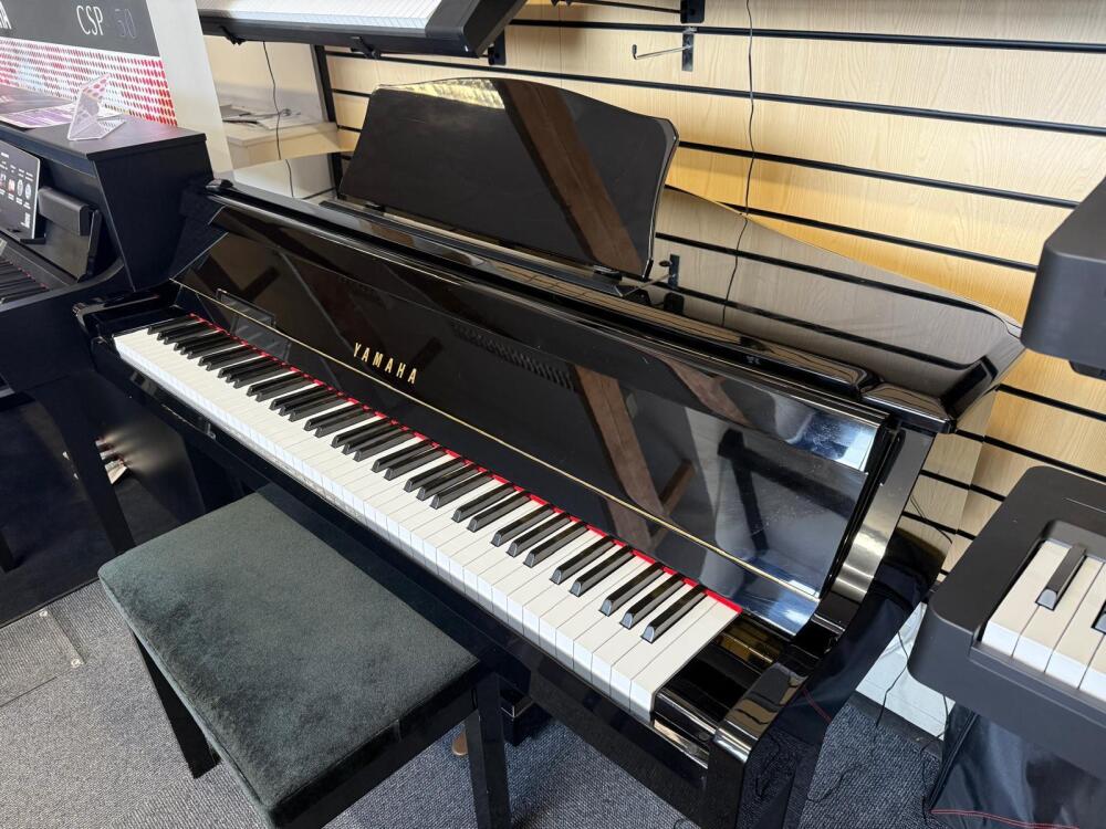 Yamaha GT1 Gran Touch Digital Piano ( pre-owned )