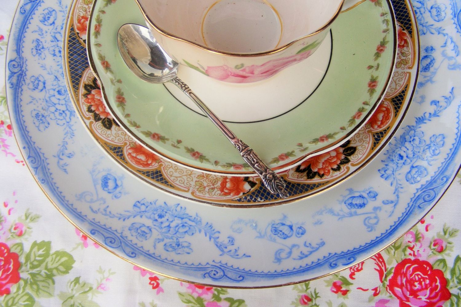Strawberry Fayre Vintage crockery hire Worcestershire