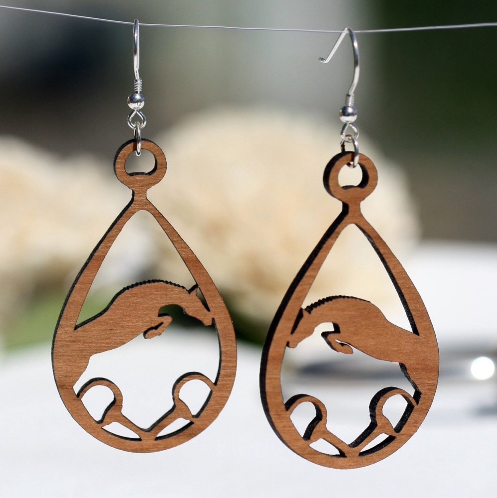 Jumper with Snaffle Cherry Wood Earrings