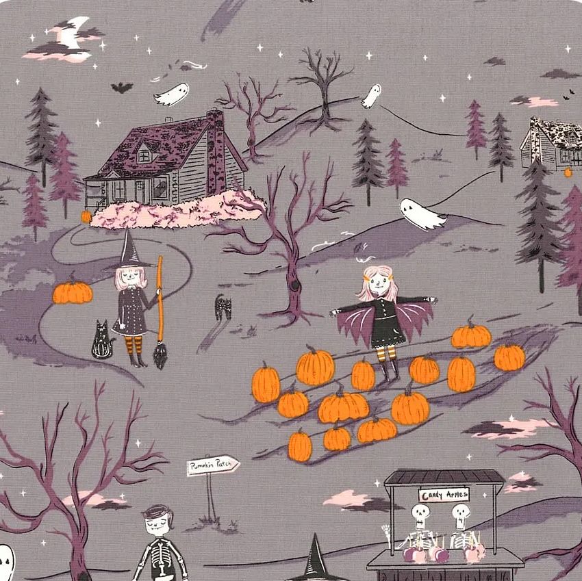 Spooky 'n Sweet Peppermint's Tale in Nightfall Halloween Pumpkin Patch Hall