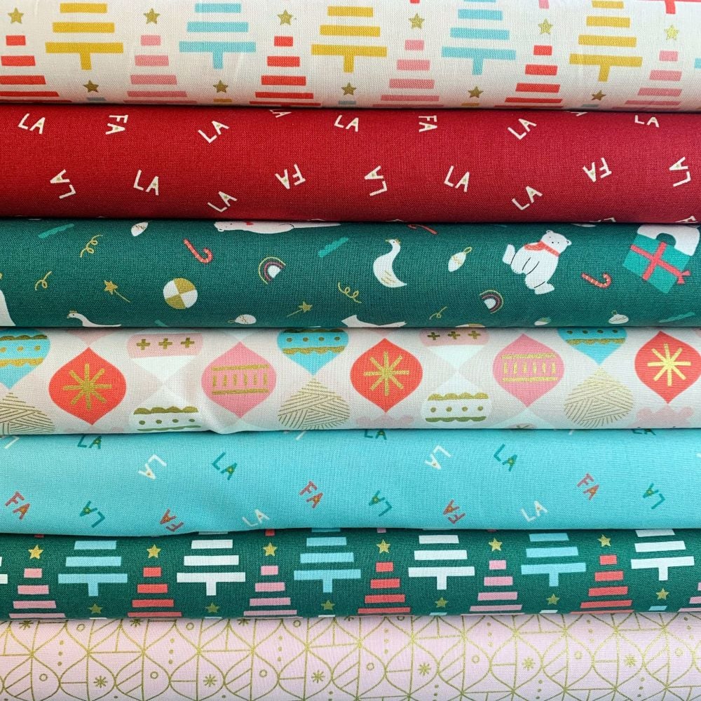 Polar Magic Christmas Festive 7 Fabrics Fat Quarter Bundle Cloth Stack FQ F