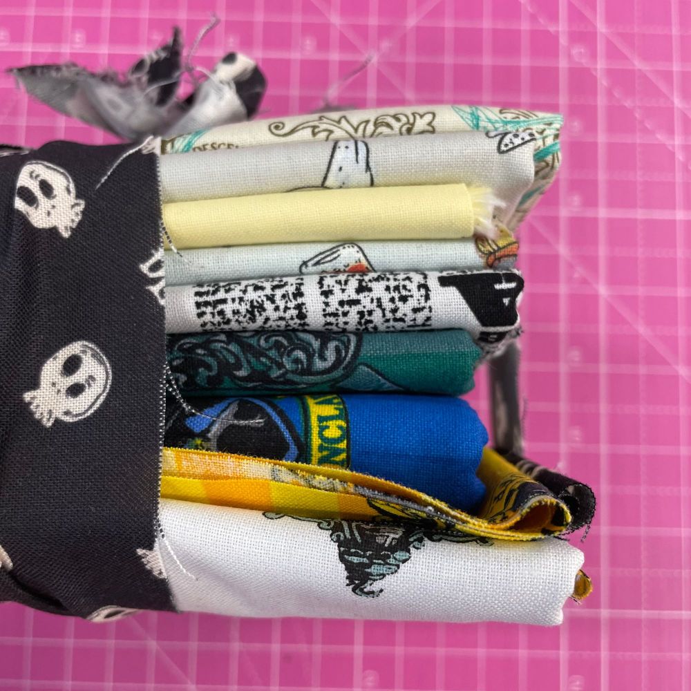 DESTASH Harry Potter Stash Starter Bundle Cotton Fabric Stash Stack (Skull