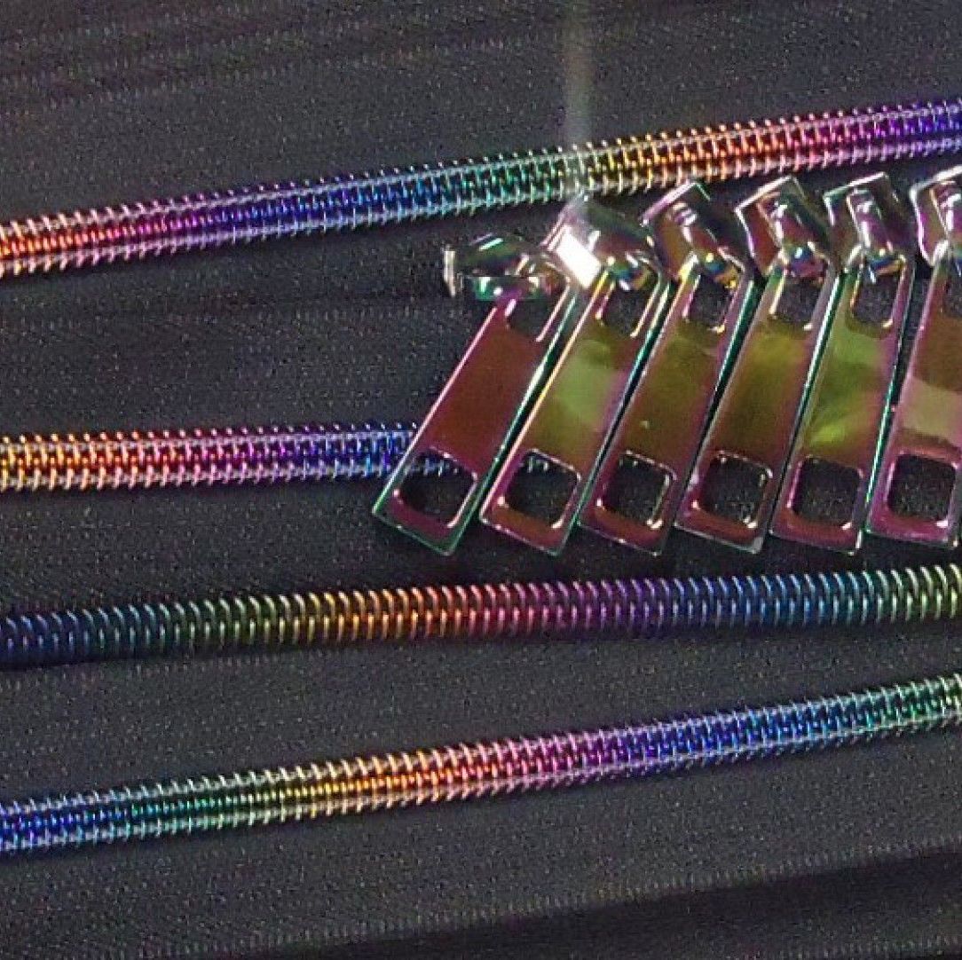 Decorating Diva Metallic Zipper Tape - Rainbow – Quality Sewing