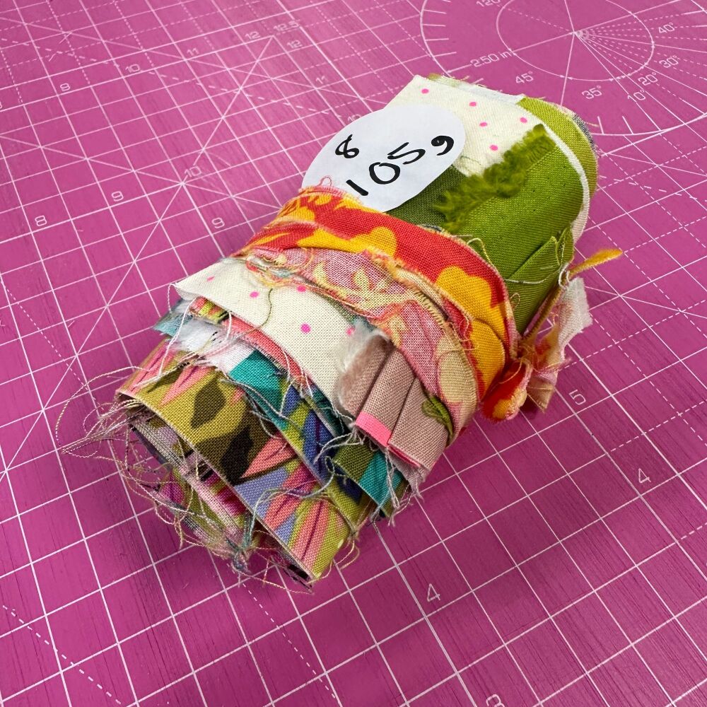 Tula Pink Strip Scrap Roll - 8 - 105g