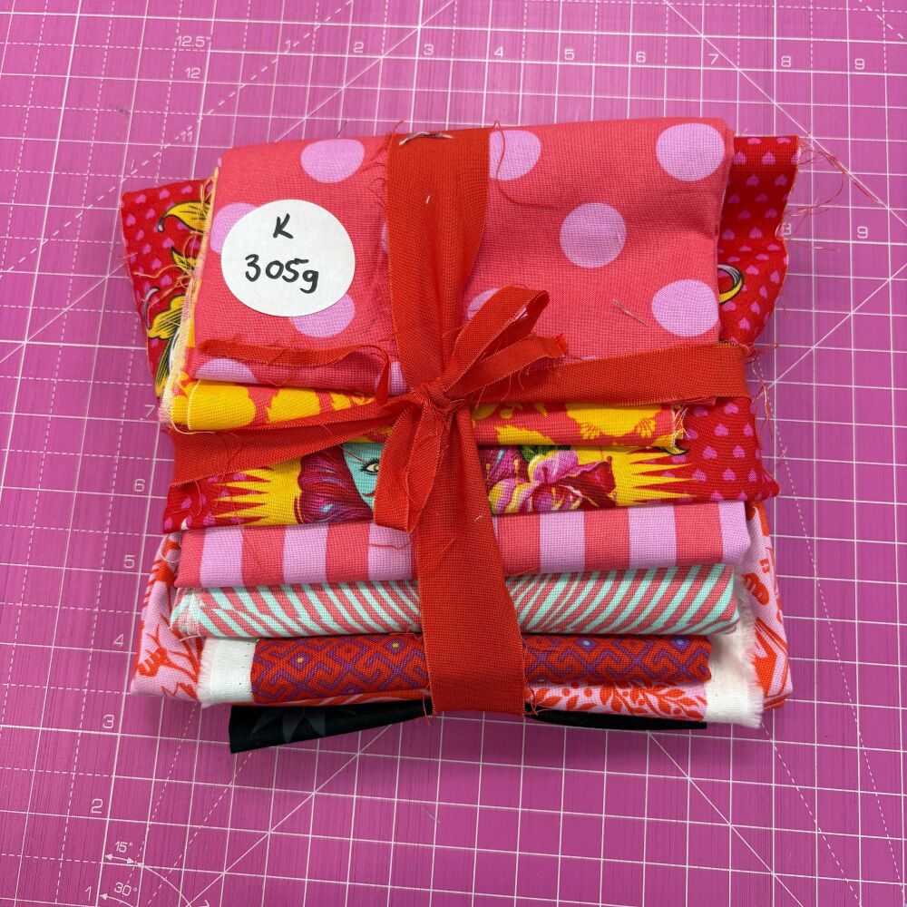 Tula Pink Scrap Pack K 305g Stash Starter - Red