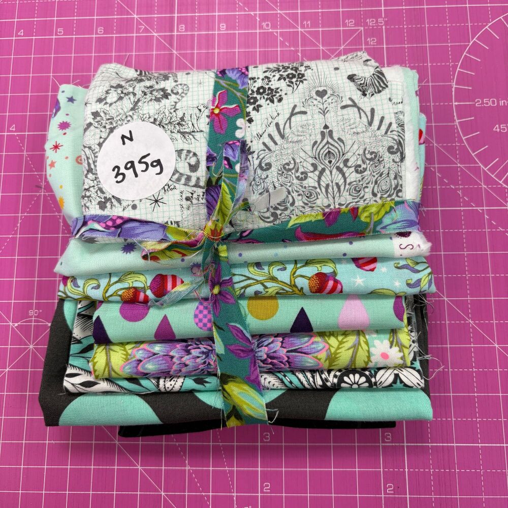 Tula Pink Scrap Pack N 395g Stash Starter - Rainbow