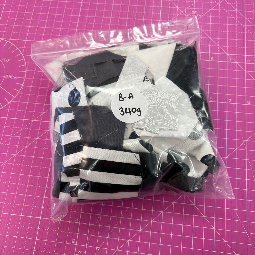 Tula Pink Narrow Strip Scrap Bag A 325g Stash Starter - Monochrome