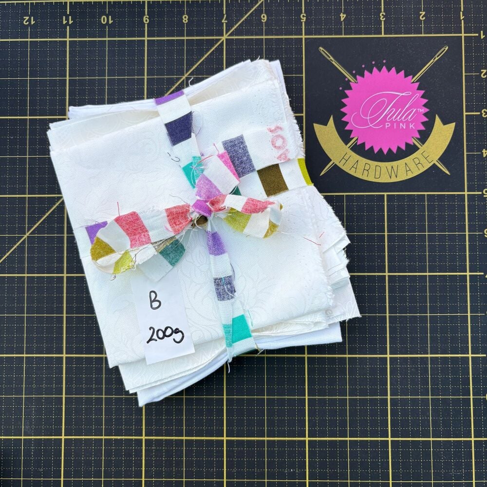 Tula Pink Scrap Pack B 200g Stash Starter - White