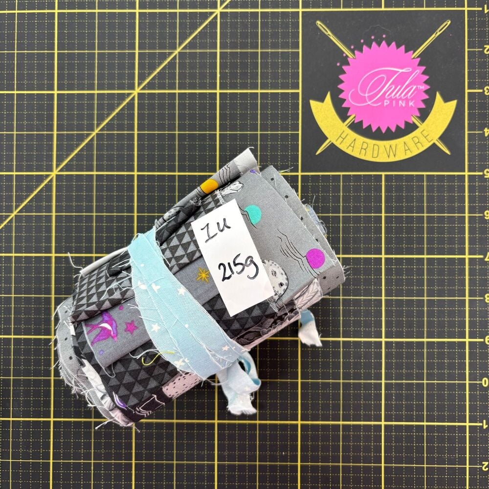 Tula Pink Scrap Pack 1U 215g Stash Starter - GRAYWORK