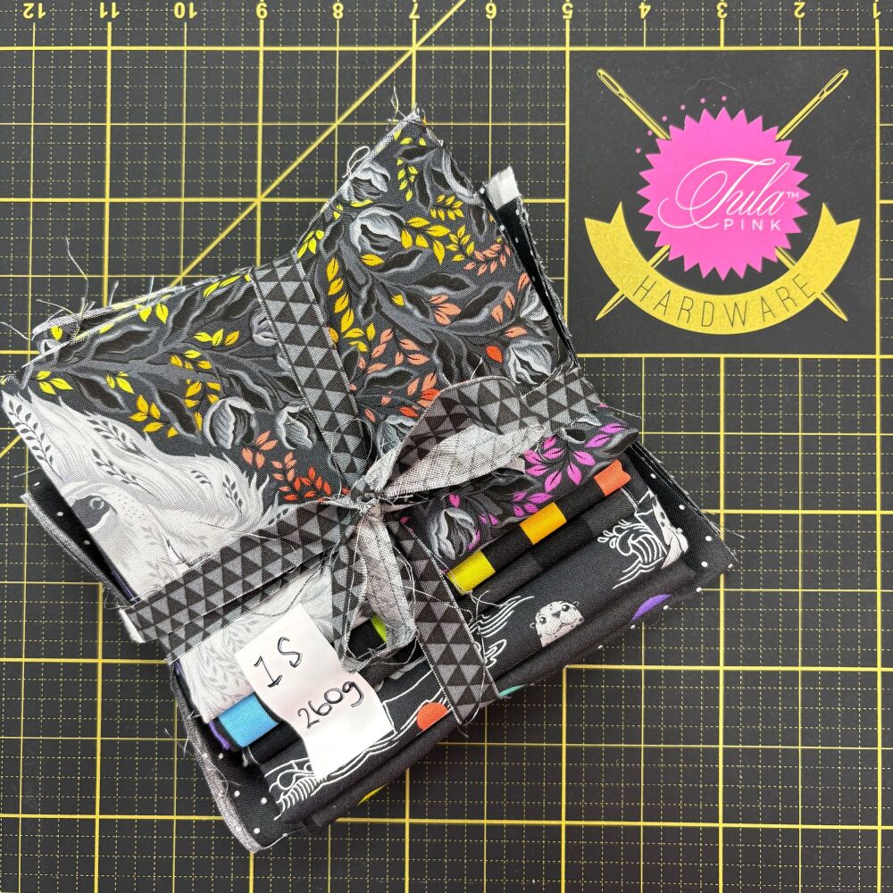 Tula Pink Scrap Pack 1S 260g Stash Starter - GRAYWORK