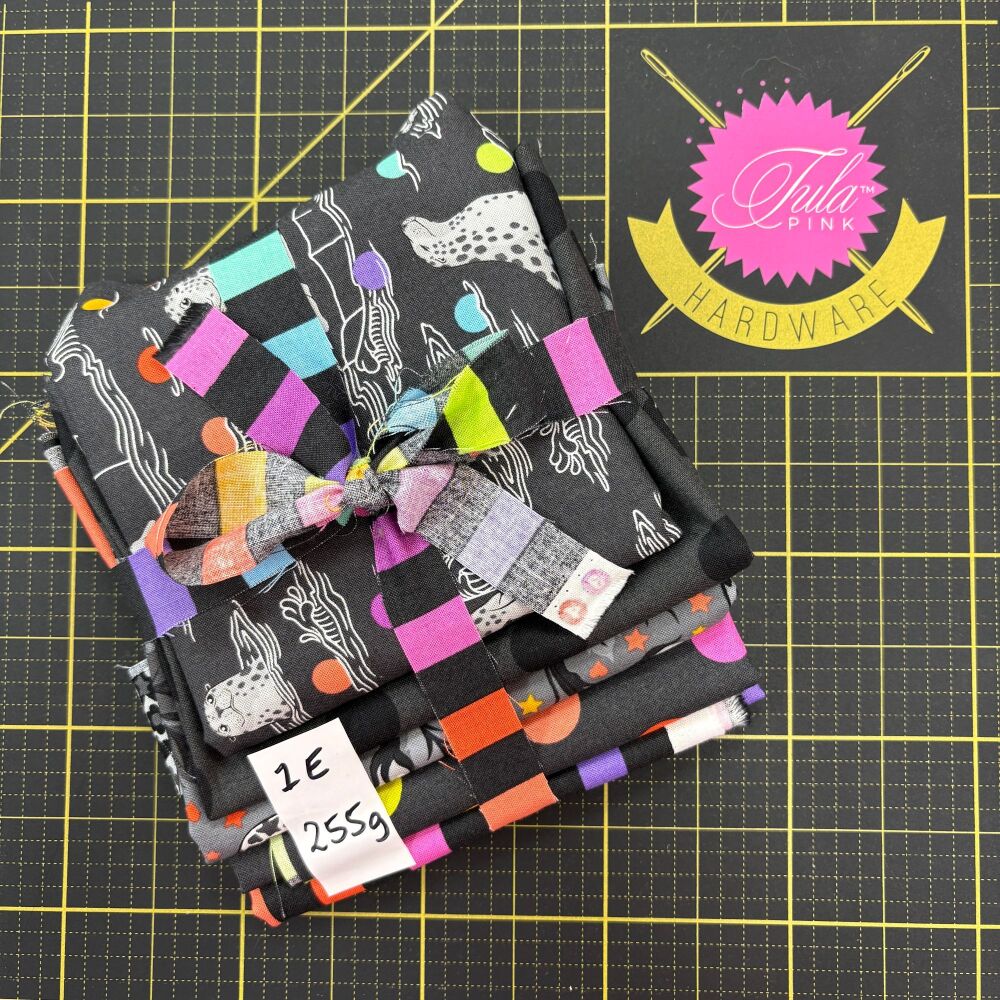 Tula Pink Scrap Pack 1E 255g Stash Starter - GRAYWORK