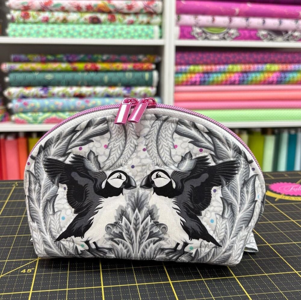 PRE-ORDER MARCH 2026 LJ Bag Makers Club 2.0 - By Annie Clam Up Large Pouch Kit - Tula Pink Puffin Fussy Cut FREE UK SHIPPING