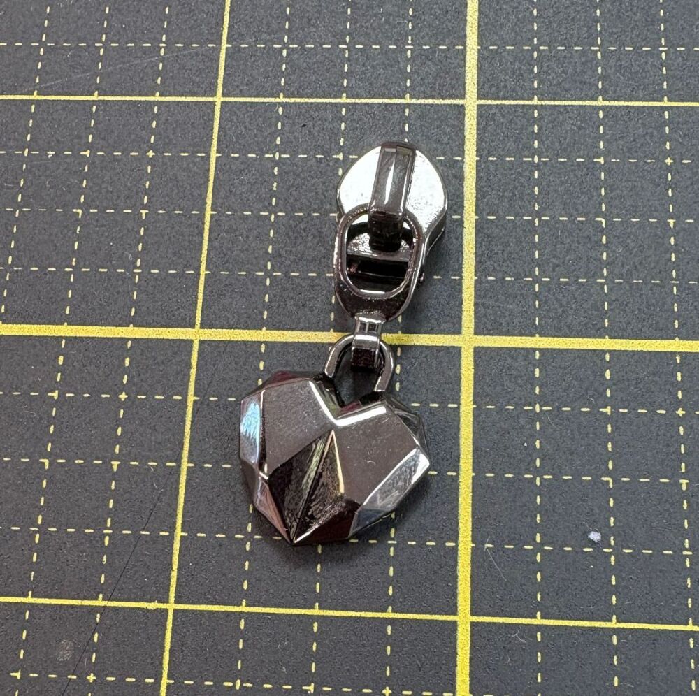 Sew Lovely Jubbly #5 Zipper Pulls - Geometric Heart Gunmetal - Pack of 5