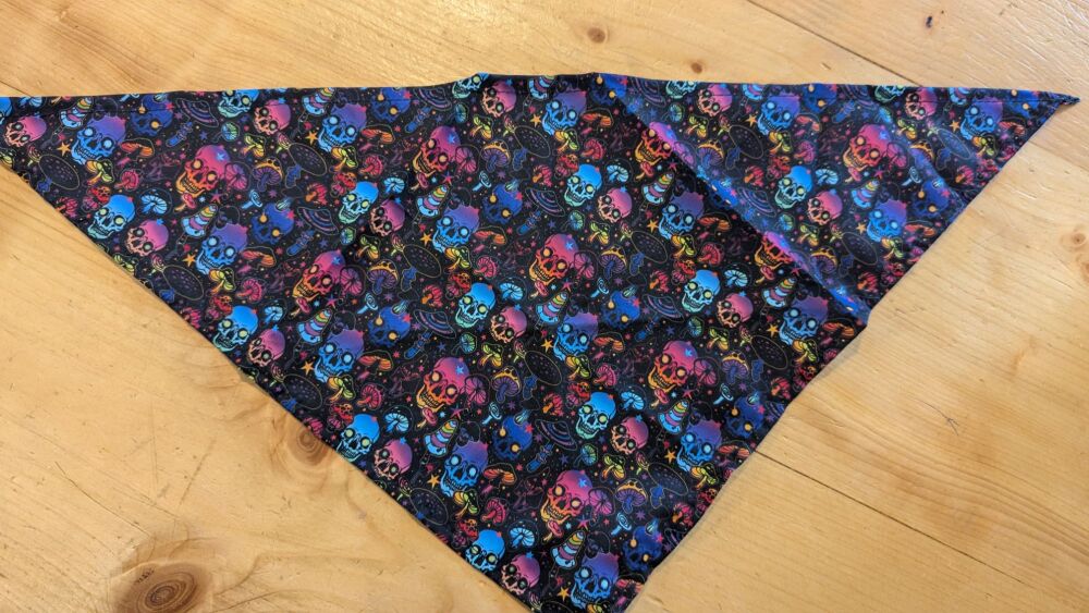 Skull bandana medium