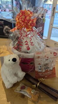 Polar bear hamper