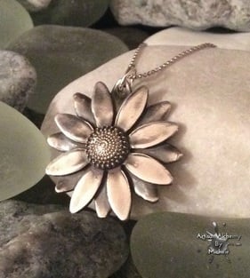 silver layered daisy1a_1_50_2_75