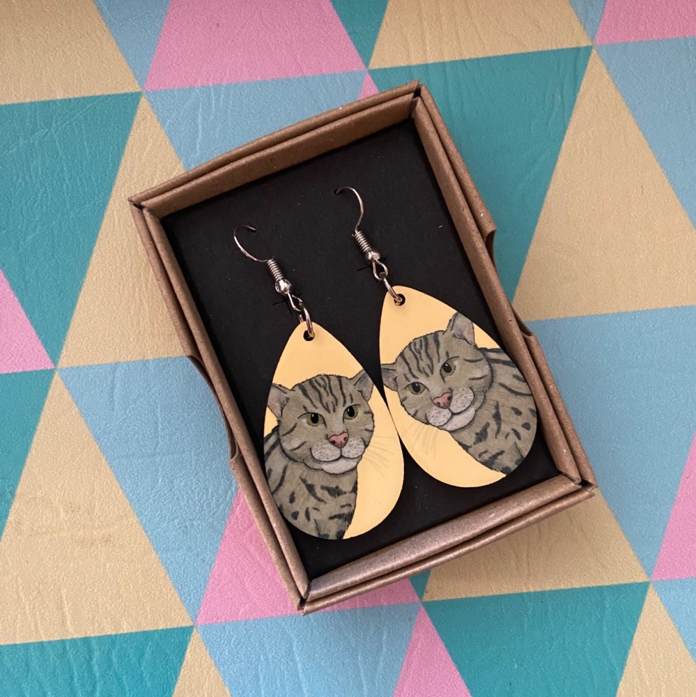 Asian Fishing Cat Earrings - Yellow