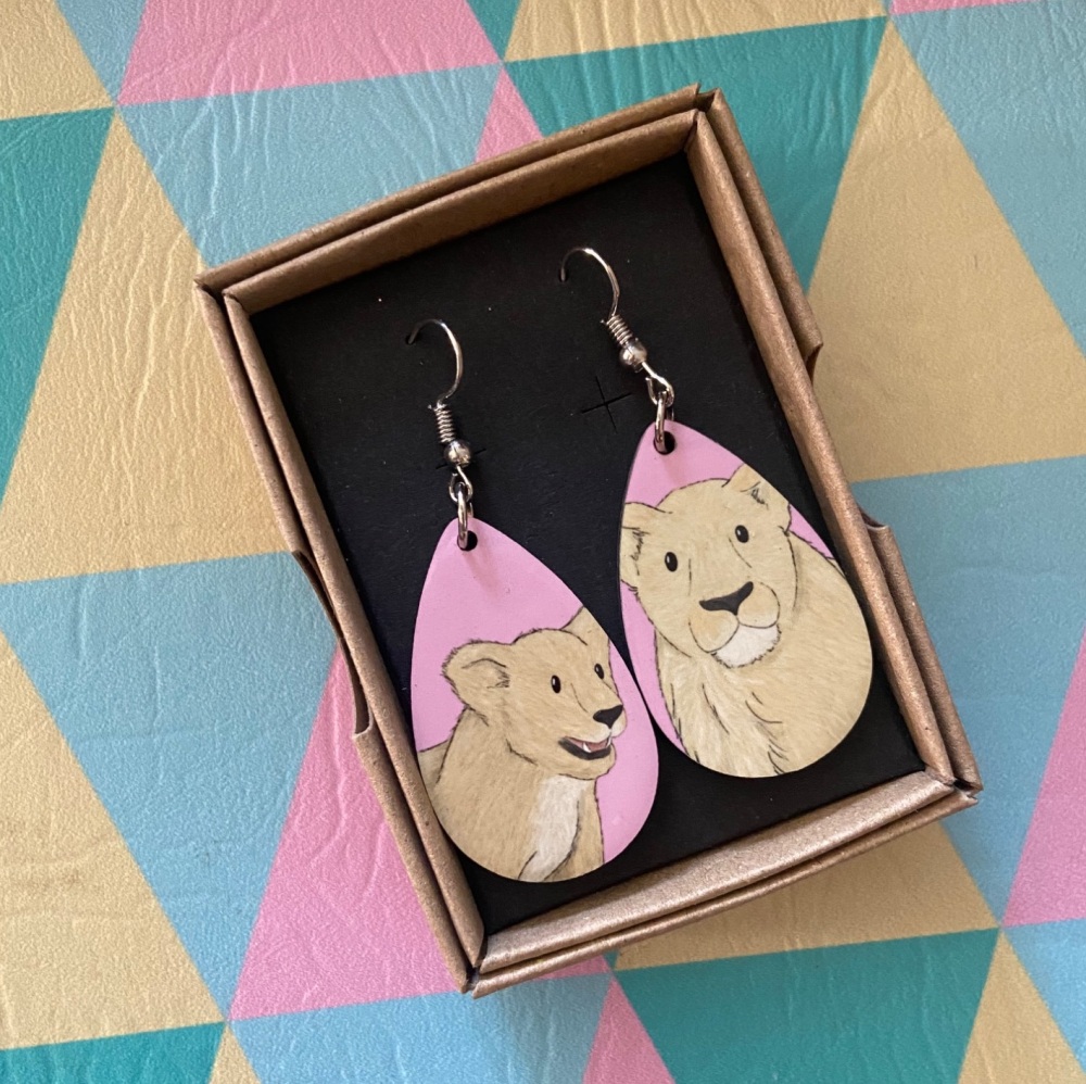 Lioness and Cub Earrings - Pink