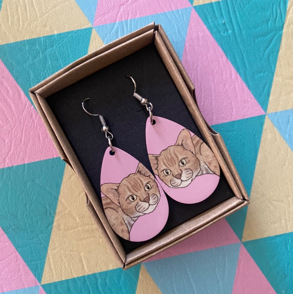 Rusty Spotted Cat Earrings - Pink