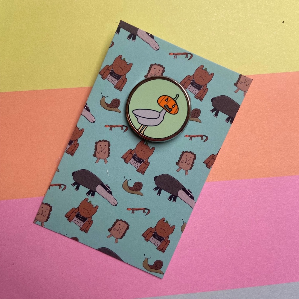 Dexter’s Goose wearing a Pumpkin Pin Badge