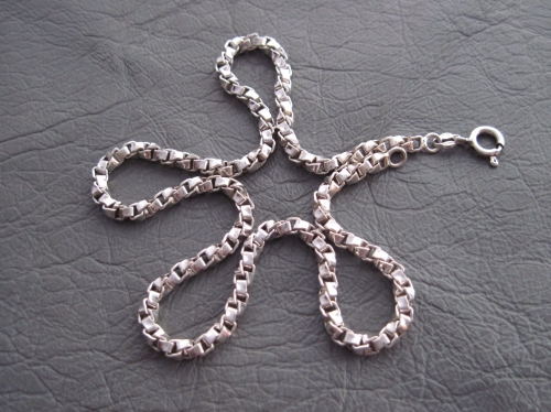 Vintage sterling silver twisted box chain
