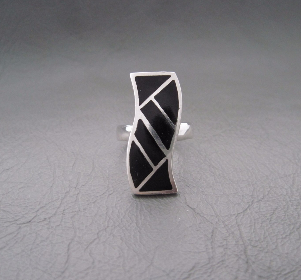 Sterling silver ring; love wave with black onyx inlay