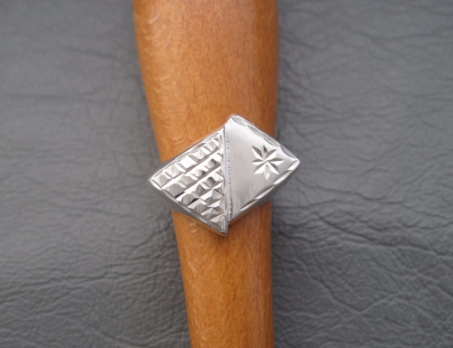 Vintage style sterling silver signet ring
