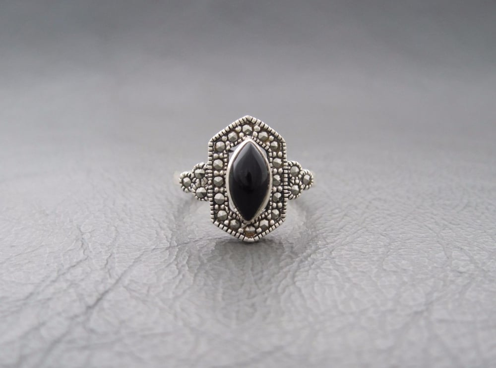 Sterling silver art deco style ring with black onyx & marcasite