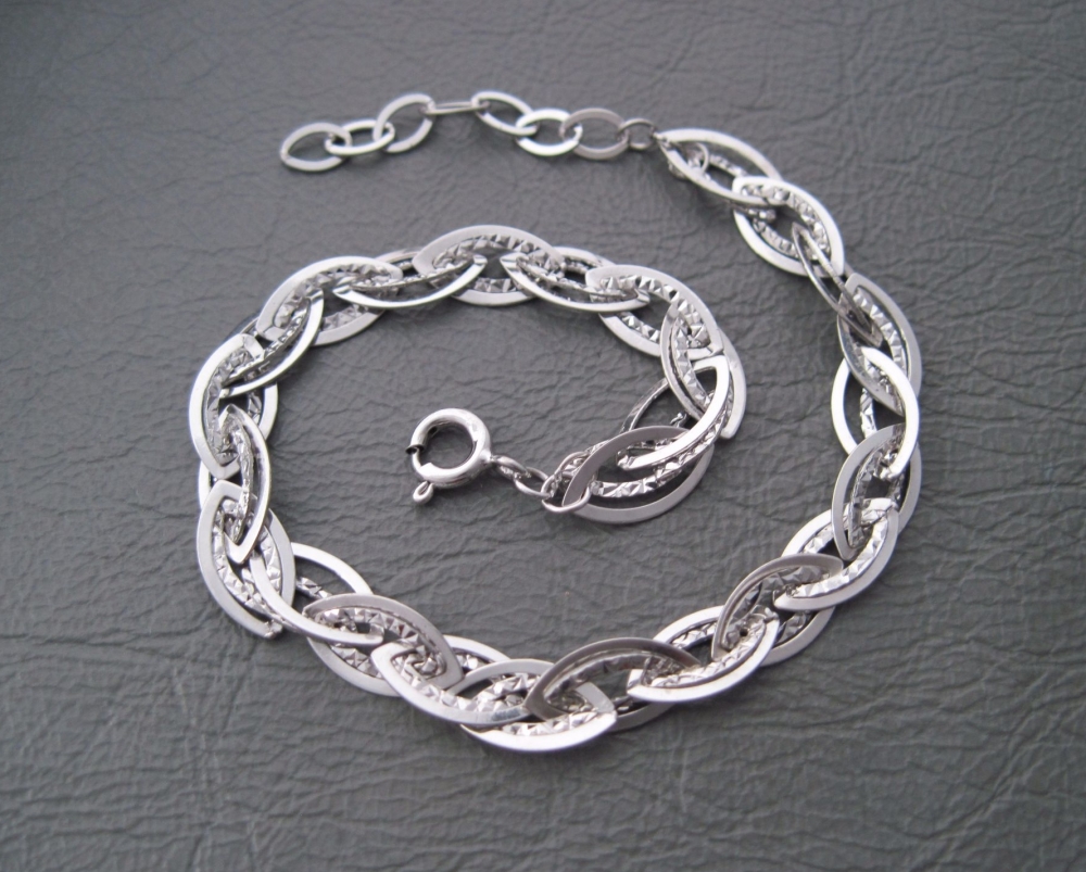 Sterling silver bracelet with textured links