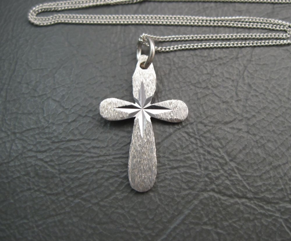 Vintage sterling silver small rounded cross necklace