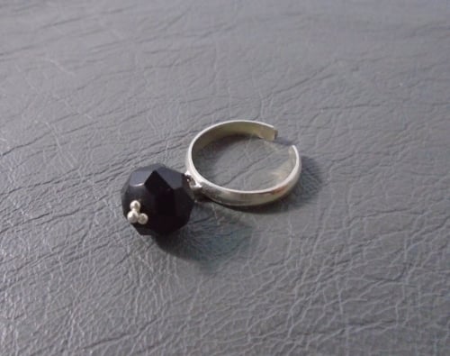 Sterling silver & faceted black bead toe ring