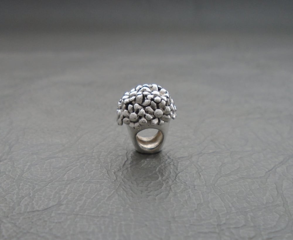 Sterling silver bunch of flowers / bouquet charm bead