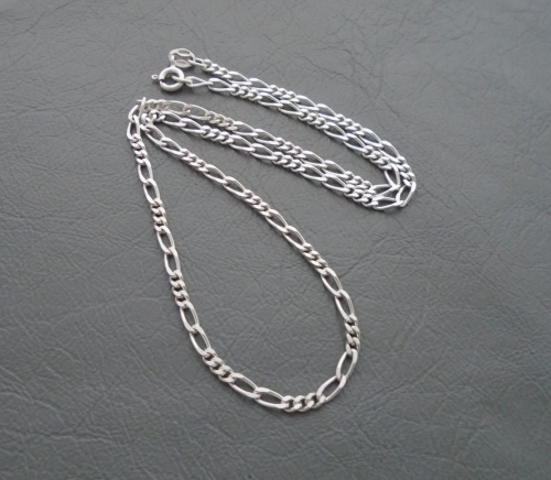 Italian sterling silver Figaro chain (16.25