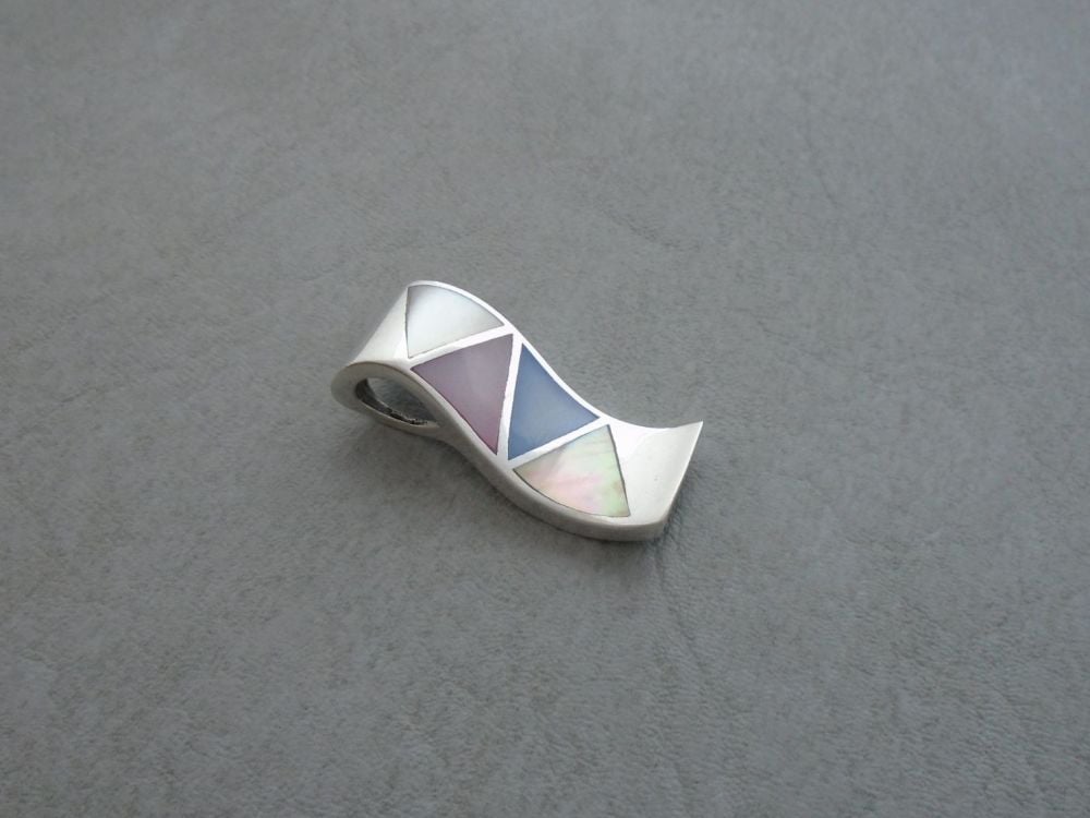 Sterling silver & dyed Mother of Pearl pendant