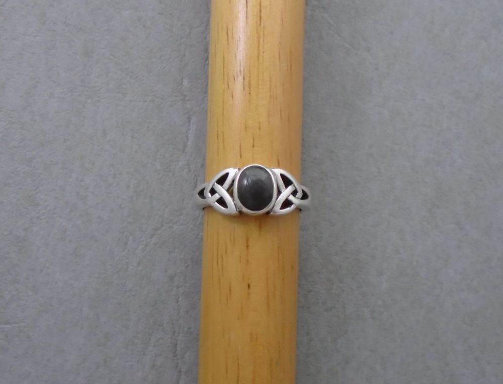 Sterling silver ring with celtic shoulders