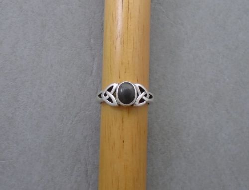 Sterling silver ring with celtic shoulders