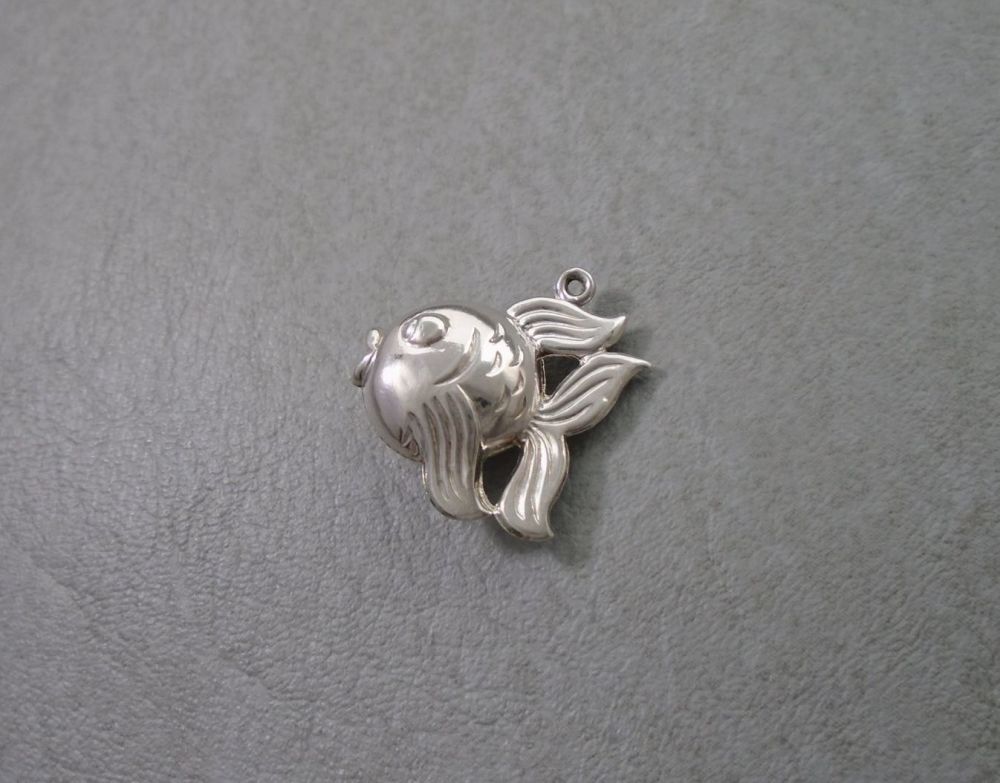 Sterling silver cartoon style puffy fish charm