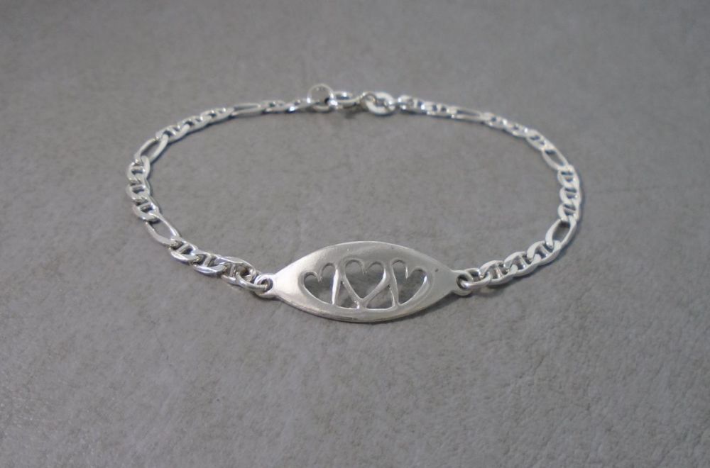Sterling silver cut-out heart panel & anchor chain bracelet