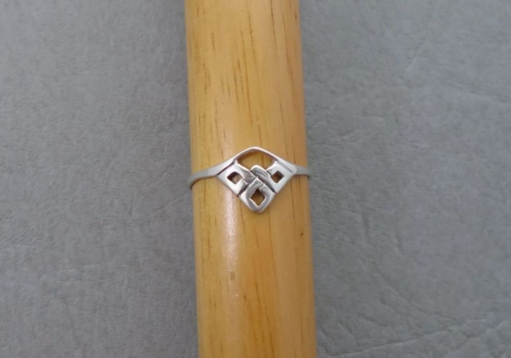 Sterling silver angled Celtic knot ring