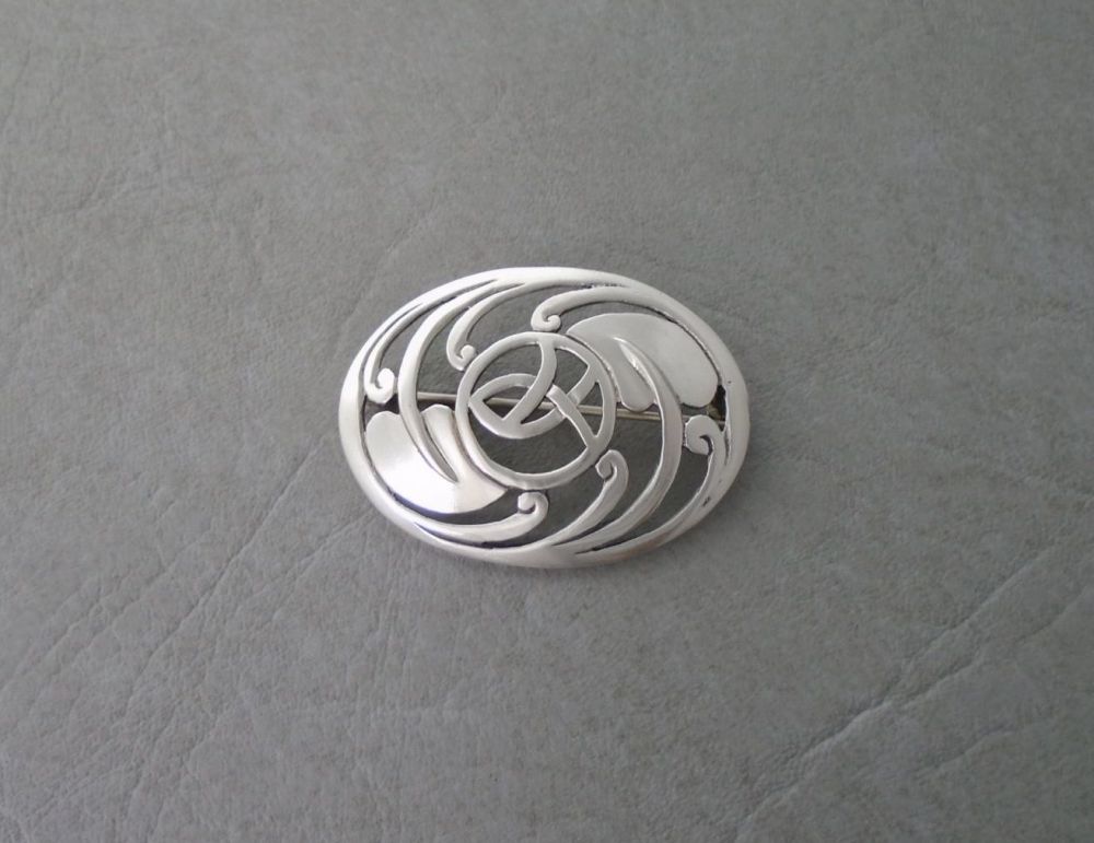 Elegant celtic style sterling silver brooch