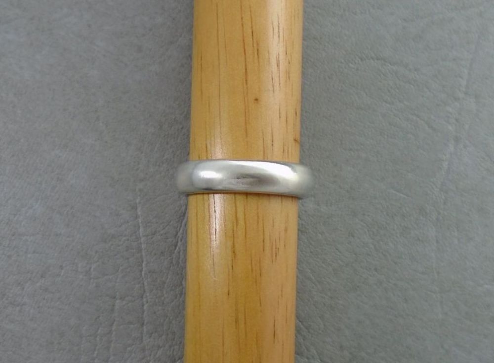 Solid sterling silver smooth 'D' profile wedding band ring