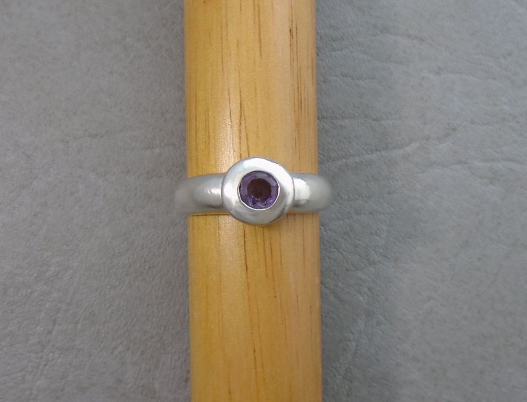 Bold sterling silver & amethyst solitaire ring