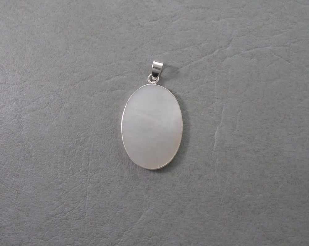 Oval sterling silver & Mother of Pearl pendant