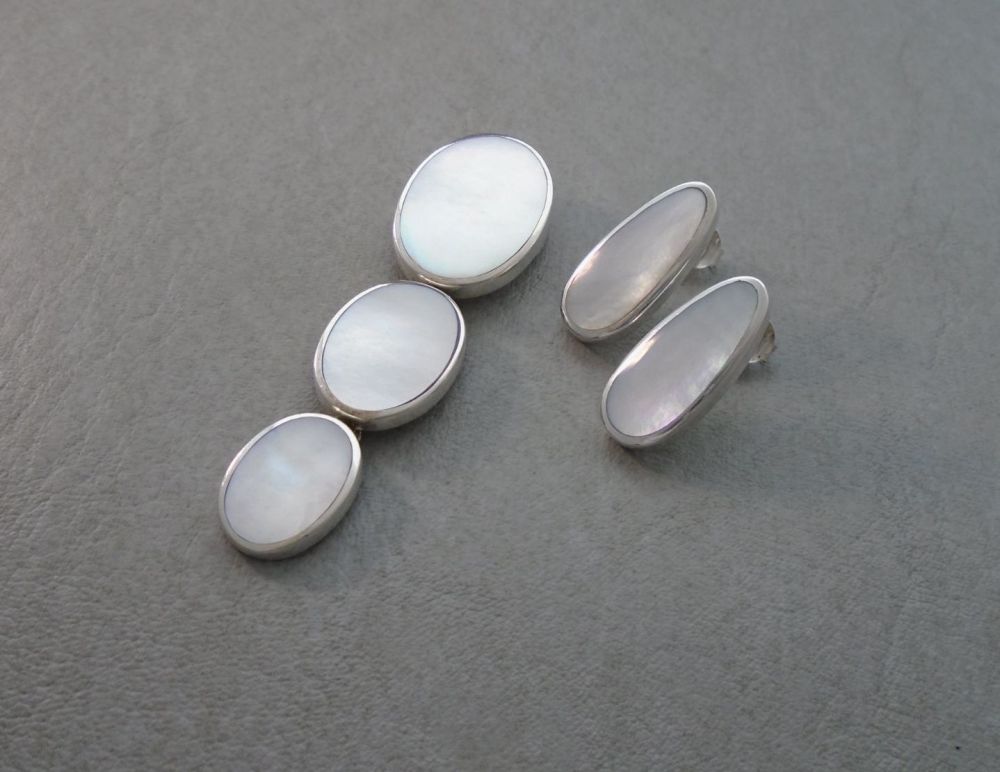 Sterling silver & Mother of Pearl pendant & earring set