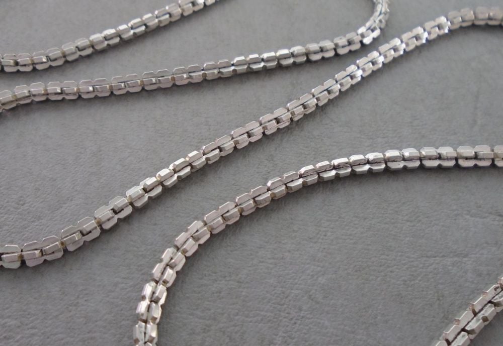 Unusual vintage sterling silver chain (21.75